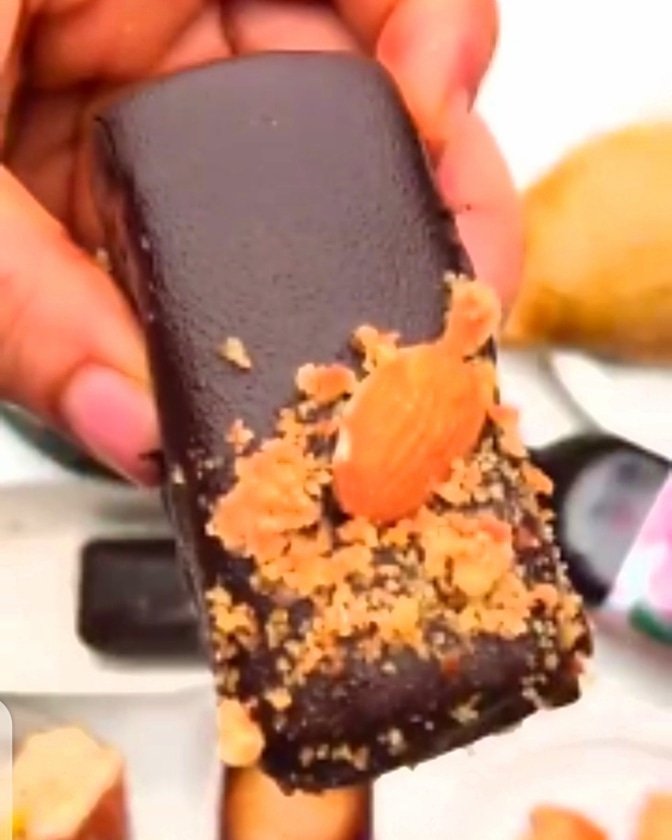 Larlicious Keto Bar 4pcs